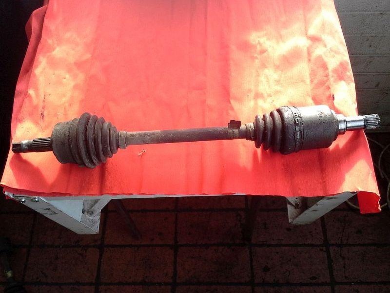 Antriebswelle links vorne Gelenkwelle links vorne FIAT PUNTO (188) 1.2 60 44 KW Bild Antriebswelle links vorne Gelenkwelle links vorne FIAT PUNTO (188) 1.2 60 44 KW