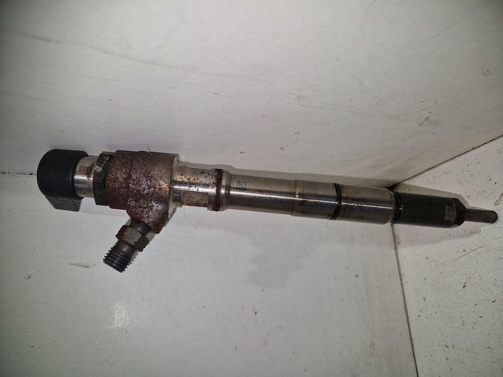 Einspritzdüse VW PASSAT VARIANT (365) 1.6 TDI 77 KW 03L130277S