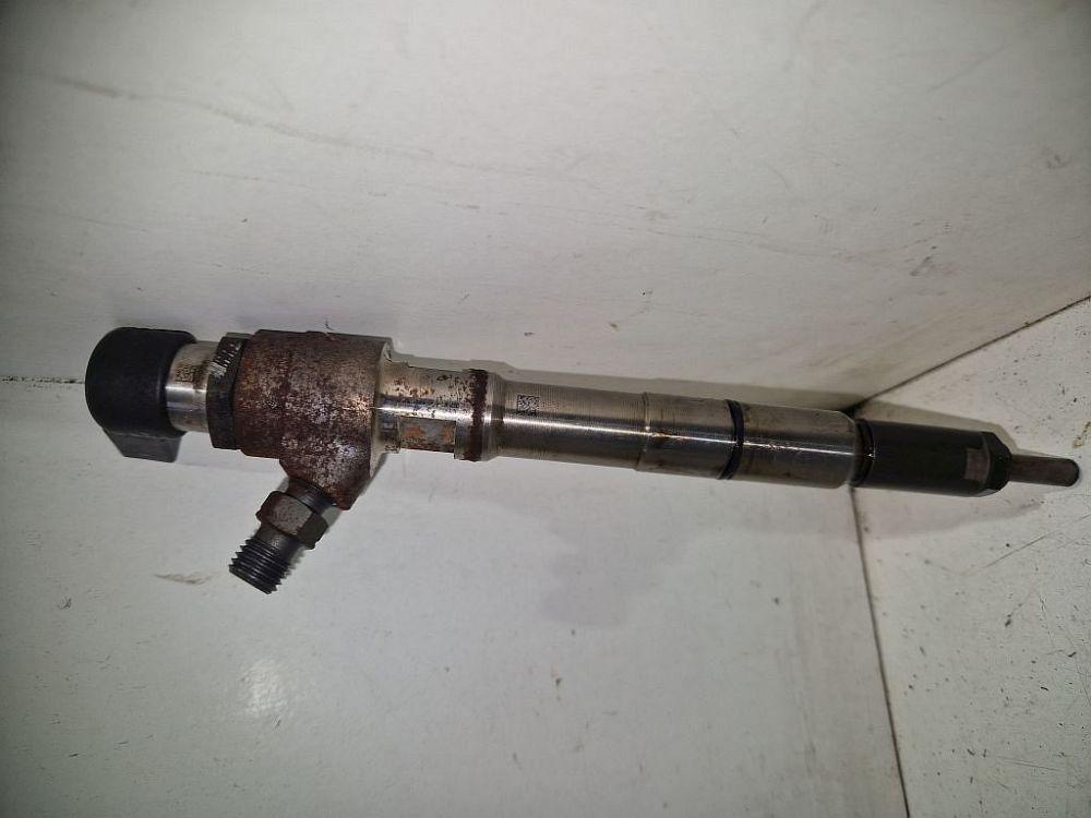 Einspritzdüse VW PASSAT VARIANT (365) 1.6 TDI 77 KW 03L130277S 03L130277B