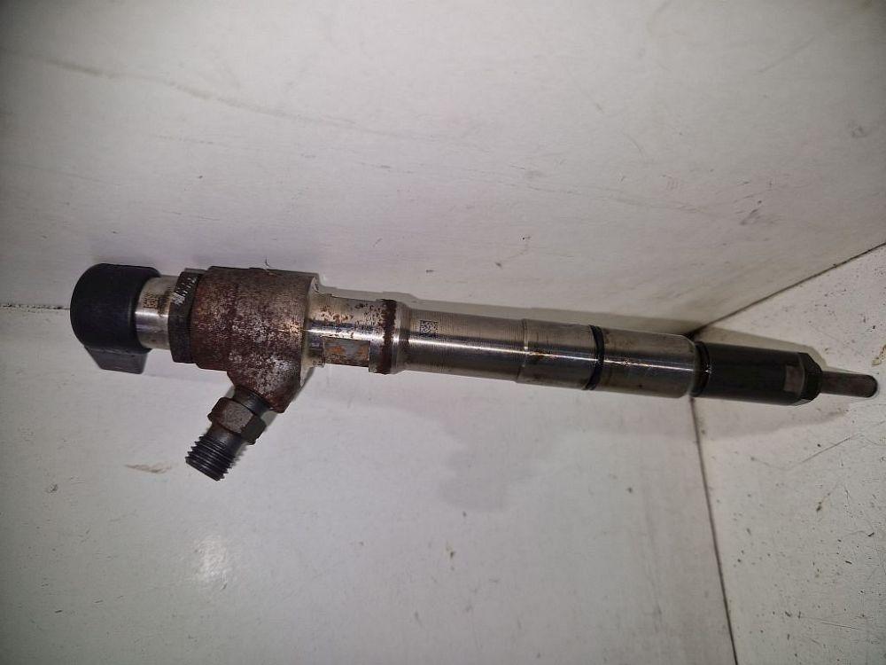 Einspritzdüse VW PASSAT VARIANT (365) 1.6 TDI 77 KW 03L130277S