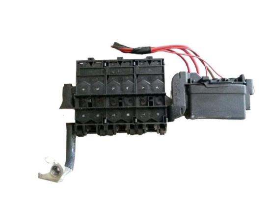 Sicherungskasten Sicherungskasten bei Batterie SKODA FABIA (542) 1.2 44 KW Bild Sicherungskasten Sicherungskasten bei Batterie SKODA FABIA (542) 1.2 44 KW