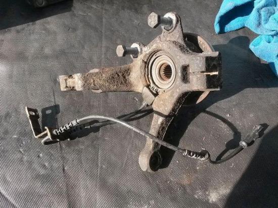 Achsschenkel links vorn Radlagergehäuse links vorne DACIA SANDERO 1.4 MPI LPG 53 KW Bild Achsschenkel links vorn Radlagergehäuse links vorne DACIA SANDERO 1.4 MPI LPG 53 KW