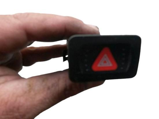 Schalter Warnblinker VW BORA (1J2) 1.9 TDI 66 KW Bild Schalter Warnblinker VW BORA (1J2) 1.9 TDI 66 KW