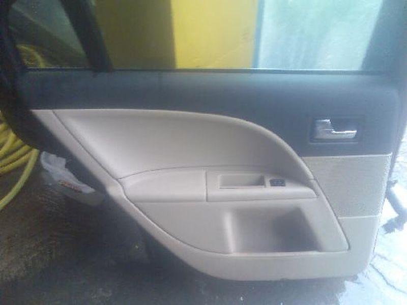 Türverkleidung links hinten EFH 5-Türer FORD MONDEO III (B5Y) 2.0 TDCI 96 KW Bild Türverkleidung links hinten EFH 5-Türer FORD MONDEO III (B5Y) 2.0 TDCI 96 KW