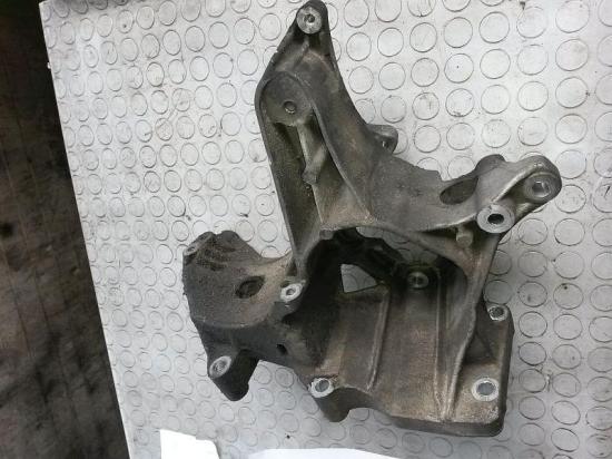 Servopumpe Halterung Servopumpe RENAULT SCÉNIC I (JA0/1_) 1.9 DCI 75 KW Bild Servopumpe Halterung Servopumpe RENAULT SCÉNIC I (JA0/1_) 1.9 DCI 75 KW