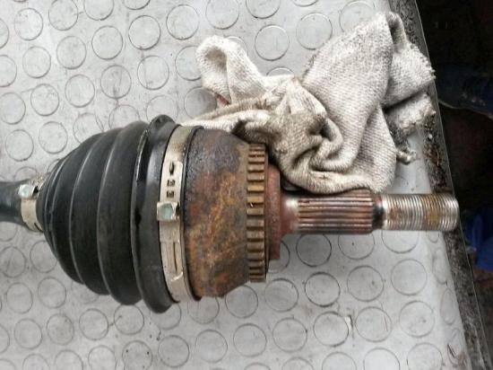 Antriebswelle links vorn Gelenkwelle links vorne VOLVO V40 KOMBI (VW) 1.9 DI 85 KW 8150150570009 Bild Antriebswelle links vorn Gelenkwelle links vorne VOLVO V40 KOMBI (VW) 1.9 DI 85 KW 8150150570009