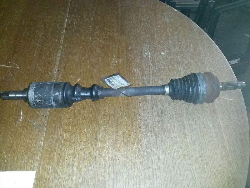 Antriebswelle links vorn Gelenkwelle links vorne PEUGEOT 106 II (1) 1.1 I 40 KW Bild Antriebswelle links vorn Gelenkwelle links vorne PEUGEOT 106 II (1) 1.1 I 40 KW
