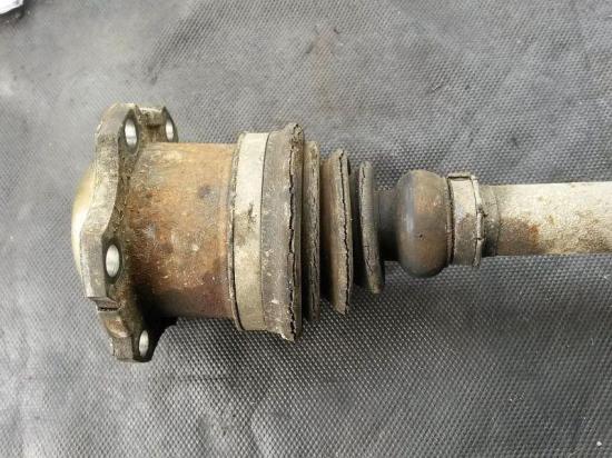 Antriebswelle links vorn Gelenkwelle für Automatikgetriebe VW GOLF IV (1J1) 1.6 74 KW Bild Antriebswelle links vorn Gelenkwelle für Automatikgetriebe VW GOLF IV (1J1) 1.6 74 KW
