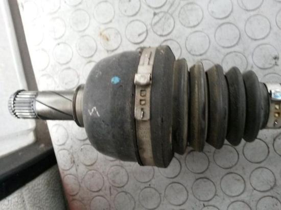 Antriebswelle links vorn Gelenkwelle links vorne VOLVO V40 KOMBI (VW) 1.9 DI 85 KW 8150150570009 Bild Antriebswelle links vorn Gelenkwelle links vorne VOLVO V40 KOMBI (VW) 1.9 DI 85 KW 8150150570009
