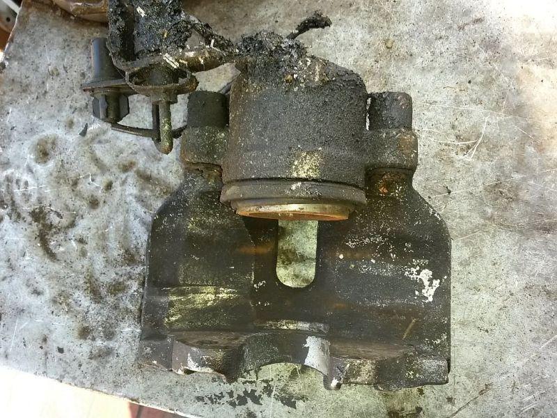 Bremssattel rechts vorn AUDI A6 AVANT (4B, C5) 2.5 TDI QUATTRO 132 KW Bild Bremssattel rechts vorn AUDI A6 AVANT (4B, C5) 2.5 TDI QUATTRO 132 KW