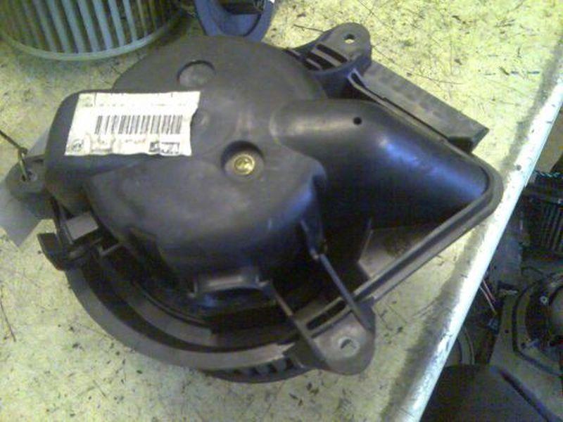 Heizgebläse PKW hat Klimaautomatic PEUGEOT 406 (8B) 2.0 HDI 110 80 KW 659953H Bild Heizgebläse PKW hat Klimaautomatic PEUGEOT 406 (8B) 2.0 HDI 110 80 KW 659953H