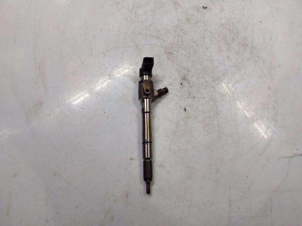 Skoda Fabia 5J BJ. 2010 Einspritzdüse 1,6/55KW TDI 03L130277B