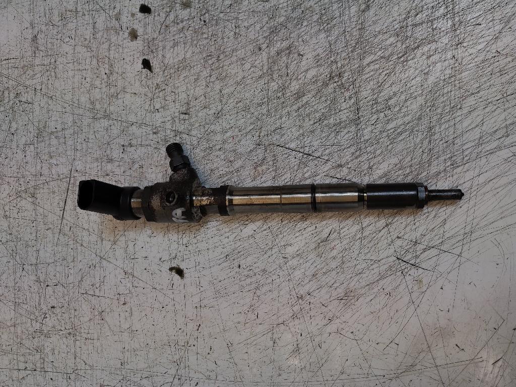 Injektor Einspritzdüse für VW Golf 1,6 TDI CAY CAYC 03L130277B