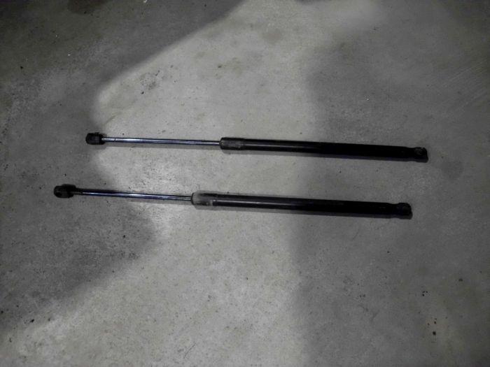 Heckklappendämpfer links / rechts OPEL MERIVA 1,6 77 KW Bild Heckklappendämpfer links / rechts OPEL MERIVA 1,6 77 KW