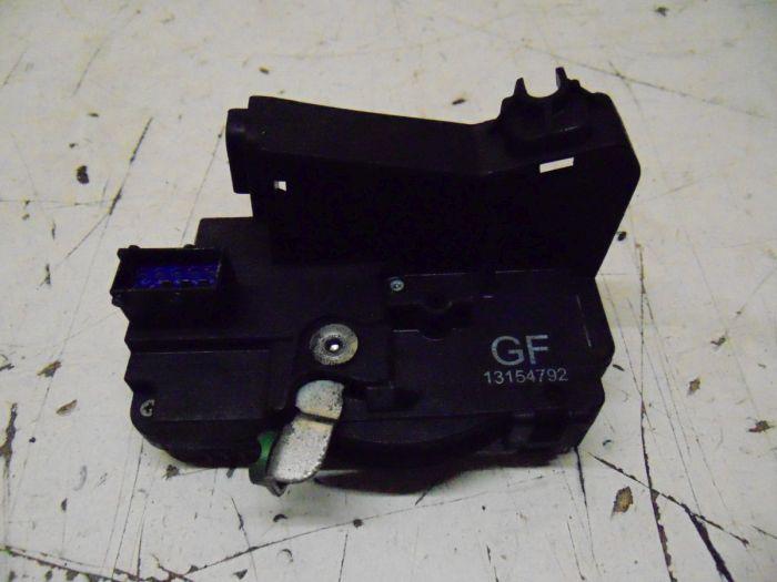 Türschloss rechts vorn ZV-Stellmotor OPEL MERIVA 1,6 64 KW 13154792