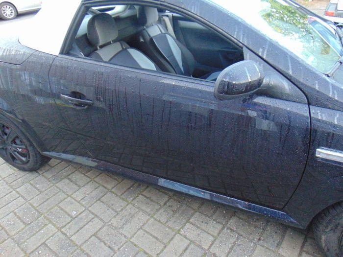 Tür rechts vorn Z-20R OPEL TIGRA TWINTOP 1,4 66 KW Bild Tür rechts vorn Z-20R OPEL TIGRA TWINTOP 1,4 66 KW