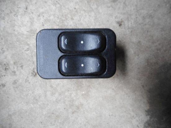 Schalter Fensterheber rechts / links OPEL ASTRA G COUPE (F07_) 2.2 16V 108 KW Bild Schalter Fensterheber rechts / links OPEL ASTRA G COUPE (F07_) 2.2 16V 108 KW