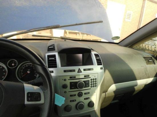 Verkleidung Armaturenbrett links Cockpit OPEL ZAFIRA B (A05) 2,2 110 KW Bild Verkleidung Armaturenbrett links Cockpit OPEL ZAFIRA B (A05) 2,2 110 KW