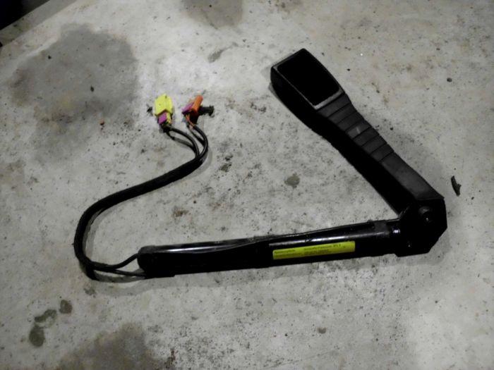 Gurtstraffer rechts OPEL SIGNUM 2.2 DIRECT 114 KW 9050811401 Bild Gurtstraffer rechts OPEL SIGNUM 2.2 DIRECT 114 KW 9050811401