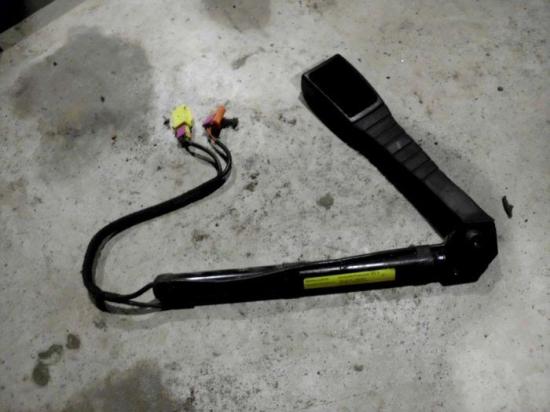 Gurtstraffer rechts OPEL SIGNUM 2.2 DIRECT 114 KW 9050811401 Bild Gurtstraffer rechts OPEL SIGNUM 2.2 DIRECT 114 KW 9050811401