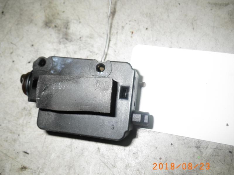Stellmotor Tankklappe BMW 3er (E36) 8353013