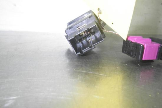 Schalter für Warnblinker VW Polo IV (9N) Bild Schalter für Warnblinker VW Polo IV (9N)