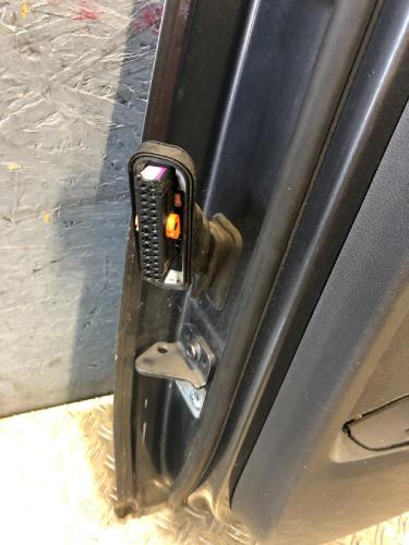 Tür rechts hinten VW Touran I (1T1) 1T0833056S Bild Tür rechts hinten VW Touran I (1T1) 1T0833056S