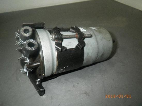 Kraftstofffilter VW Golf IV (1J) UFI 2439100 Bild Kraftstofffilter VW Golf IV (1J) UFI 2439100