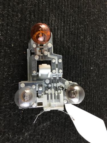 Lampenträger Heckleuchte rechts BMW 3er Touring (E46) 6928382 Bild Lampenträger Heckleuchte rechts BMW 3er Touring (E46) 6928382