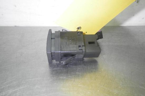 Schalter für Warnblinker VW Polo IV (9N) Bild Schalter für Warnblinker VW Polo IV (9N)