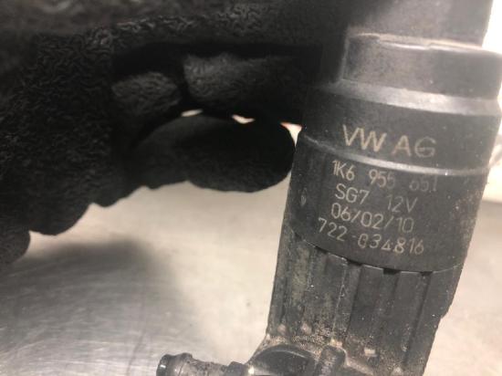 Scheibenwaschanlagenpumpe VW Touran I (1T1) 1K6955651 Bild Scheibenwaschanlagenpumpe VW Touran I (1T1) 1K6955651