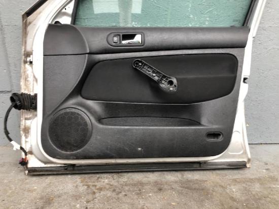 Tür rechts vorne VW Golf IV (1J) 1J4831056H Bild Tür rechts vorne VW Golf IV (1J) 1J4831056H