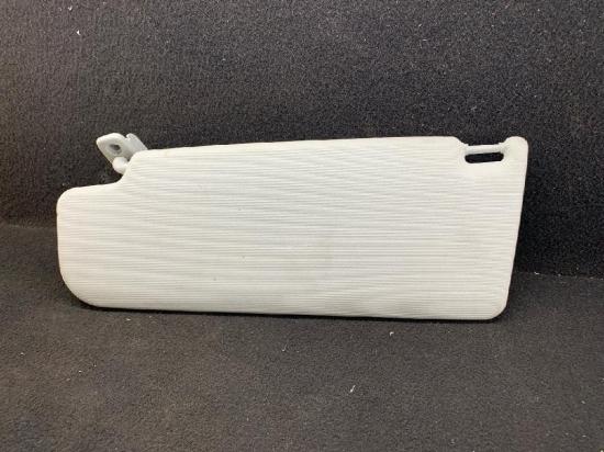 Sonnenblende rechts VW Polo IV (9N, 9A) 6Q0857552F FKZ Bild Sonnenblende rechts VW Polo IV (9N, 9A) 6Q0857552F FKZ