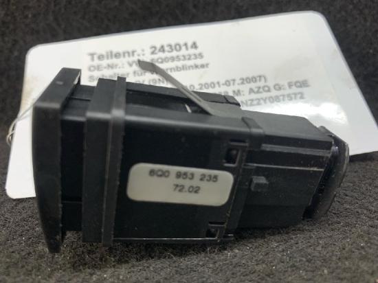 Schalter für Warnblinker VW Polo IV (9N, 9A) 6Q0953235 FKZ Bild Schalter für Warnblinker VW Polo IV (9N, 9A) 6Q0953235 FKZ