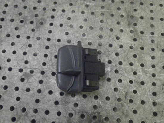 Schalter für Tankklappe VOLVO V70 I (875, 876) 9162946 Bild Schalter für Tankklappe VOLVO V70 I (875, 876) 9162946