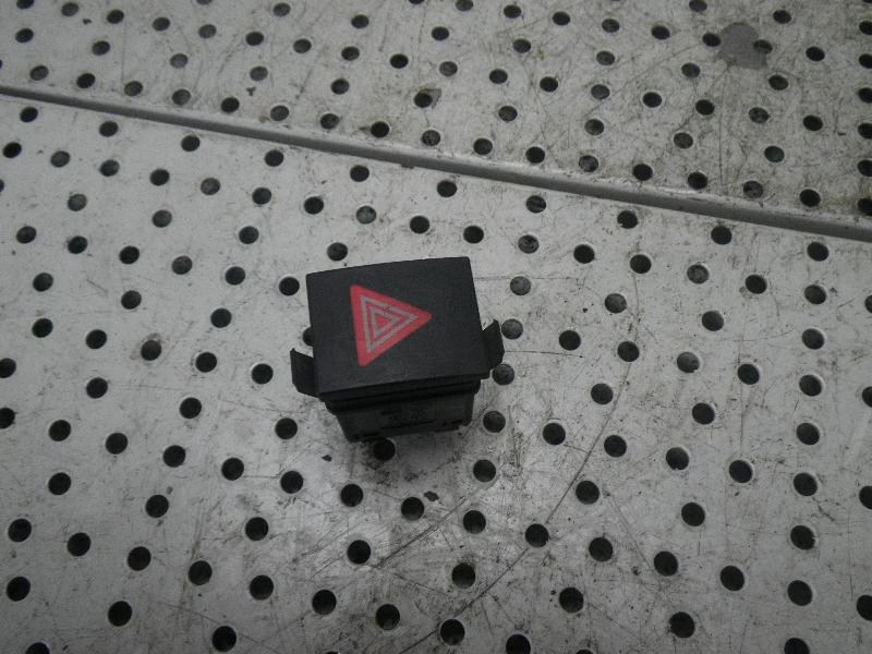 Schalter für Warnblinker VW Polo IV (9N, 9A)