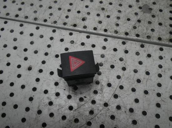 Schalter für Warnblinker VW Polo IV (9N, 9A) Bild Schalter für Warnblinker VW Polo IV (9N, 9A)