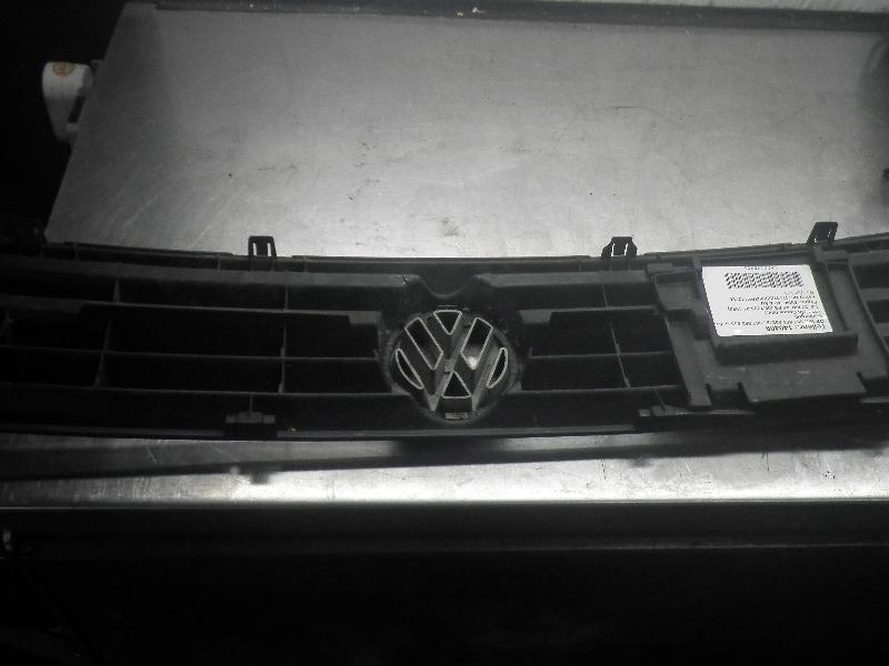 Kühlergrill VW Polo II Coupe (80, 86C) 867 853 653 G 01C Bild Kühlergrill VW Polo II Coupe (80, 86C) 867 853 653 G 01C