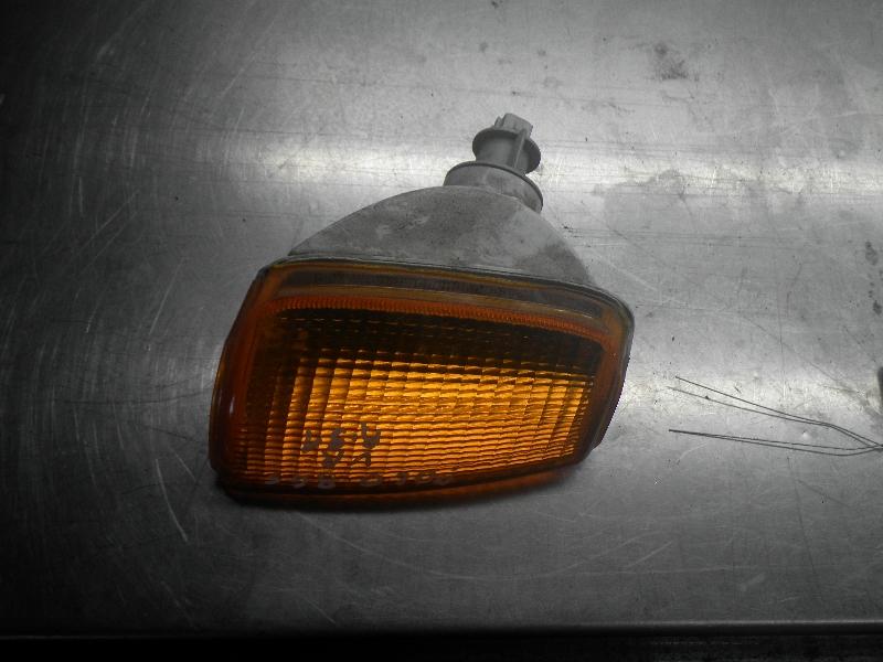 Blinker rechts vorne VW Polo II Coupe (80, 86C) 867 953 050 Bild Blinker rechts vorne VW Polo II Coupe (80, 86C) 867 953 050