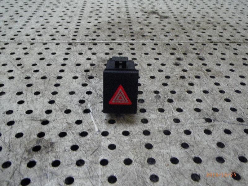 Schalter für Warnblinker VW Polo IV (9N, 9A) 6Q0953235