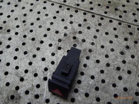 Schalter für Warnblinker VW Polo IV (9N, 9A) 6Q0953235 Bild Schalter für Warnblinker VW Polo IV (9N, 9A) 6Q0953235