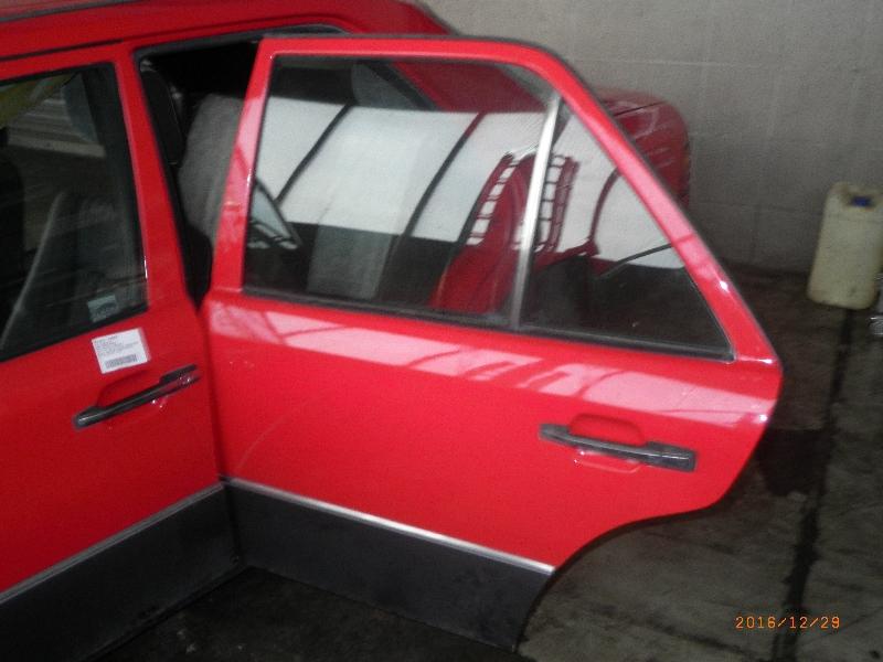 Tür links hinten MERCEDES-BENZ 124 Stufenheck (W124) Bild Tür links hinten MERCEDES-BENZ 124 Stufenheck (W124)
