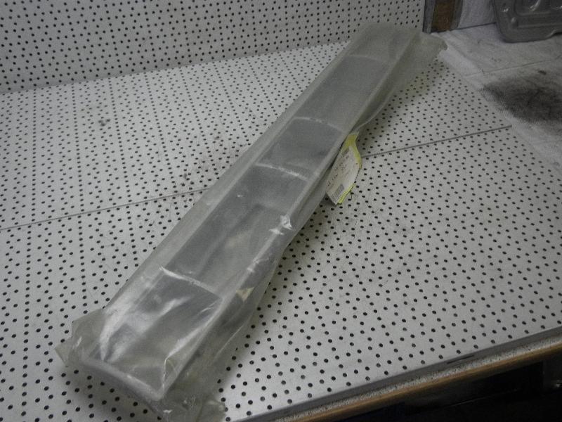 Einbaurahmen VW Transporter T5 Bus 7H0858848A