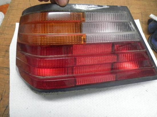 Rückleuchte links MERCEDES-BENZ 124 Stufenheck (W124) 1248201364LI Bild Rückleuchte links MERCEDES-BENZ 124 Stufenheck (W124) 1248201364LI