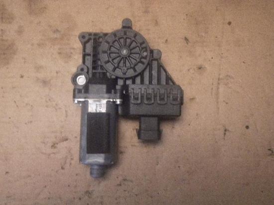 Motor Fensterheber rechts vorne OPEL Astra H Caravan 13101481 Bild Motor Fensterheber rechts vorne OPEL Astra H Caravan 13101481