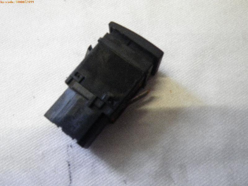 Schalter für Warnblinker VW Polo IV (9N, 9A)