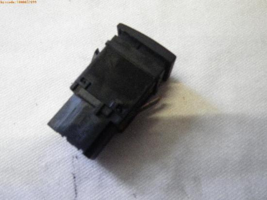 Schalter für Warnblinker VW Polo IV (9N, 9A) Bild Schalter für Warnblinker VW Polo IV (9N, 9A)