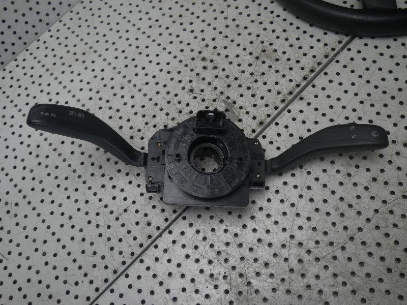 Lenkstockschalter VW Polo IV (9N, 9A) Bild Lenkstockschalter VW Polo IV (9N, 9A)