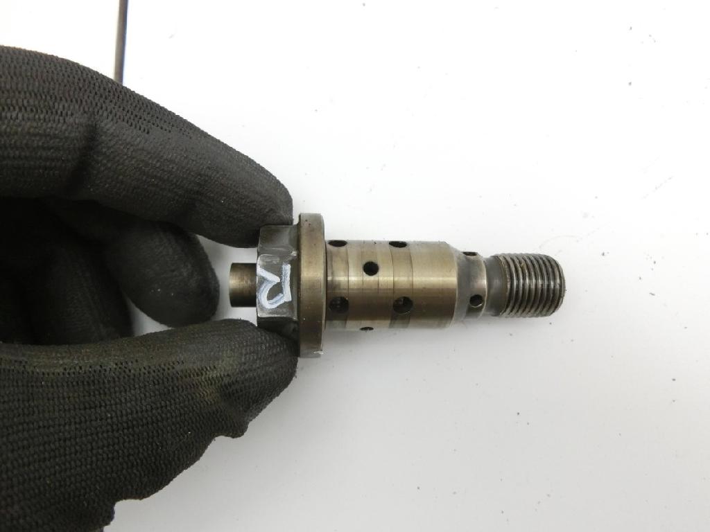 Mercedes W251 R350 07-10 3,5 200KW 272.967 Nockenwellenverstellung Magnetventil für Nockenwelle Rechts Pos.2