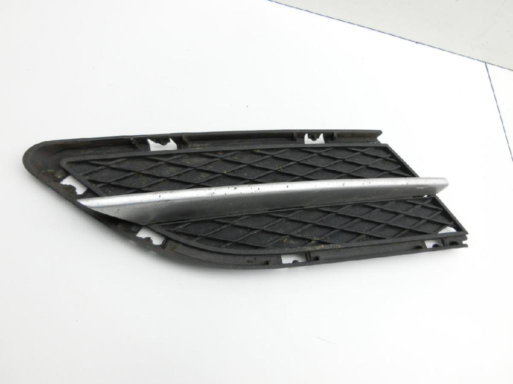 BMW E91 320D LCI 09-13 Frontblende Frontleiste Rechts Unten geschlossen Bild BMW E91 320D LCI 09-13 Frontblende Frontleiste Rechts Unten geschlossen
